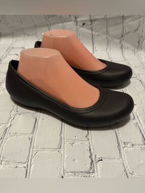 Crocs Ballerina Flats Black Slip-on Shoes Sz 8 Waterproof
